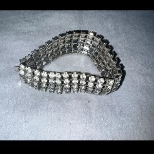 Women’s Vintage Retro Rhinestone Bracelet Antique Clasp Silvertone Costume